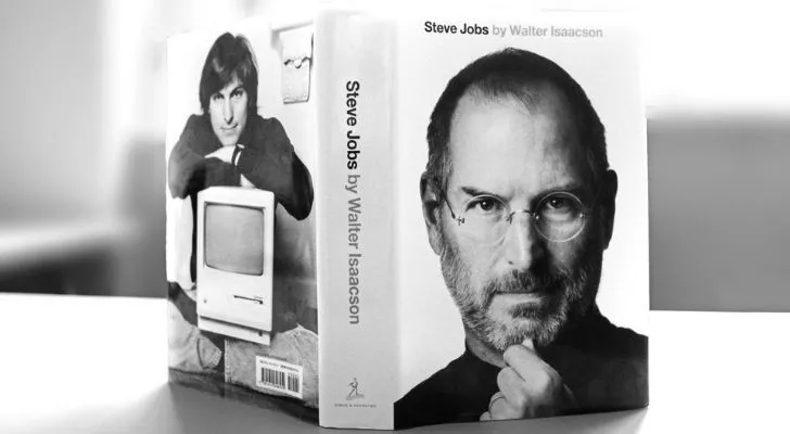 Книга биографии Стива Джобса