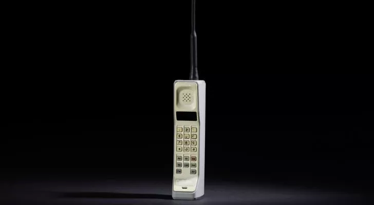 Motorola DynaTAC 8000x, первый мобильный телефон Motorola