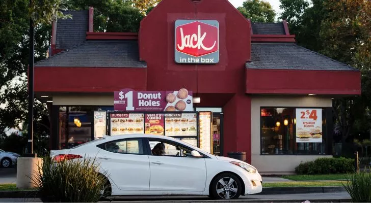 Поездка в ресторан Jack in the Box