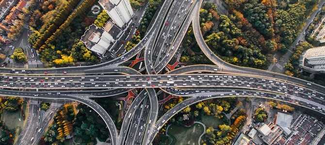 3. Для производства автомобиля необходимо в среднем 30 000 деталей